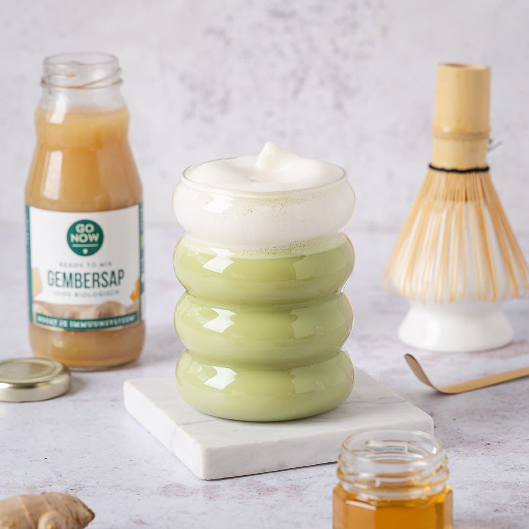 Gember Matcha Latte met Honing