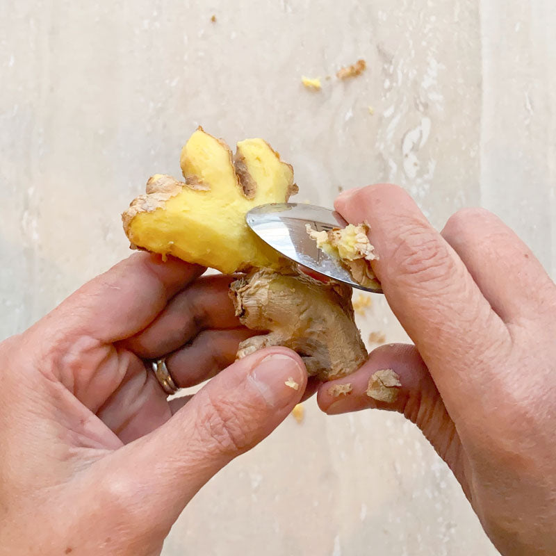 La peau du gingembre : plus savoureuse et plus nutritive que vous ne le pensez !