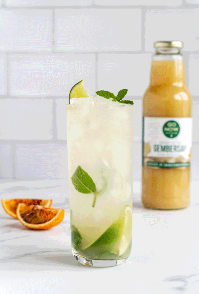 Go Now gembersap wordt in een glas geschonken (animatie)